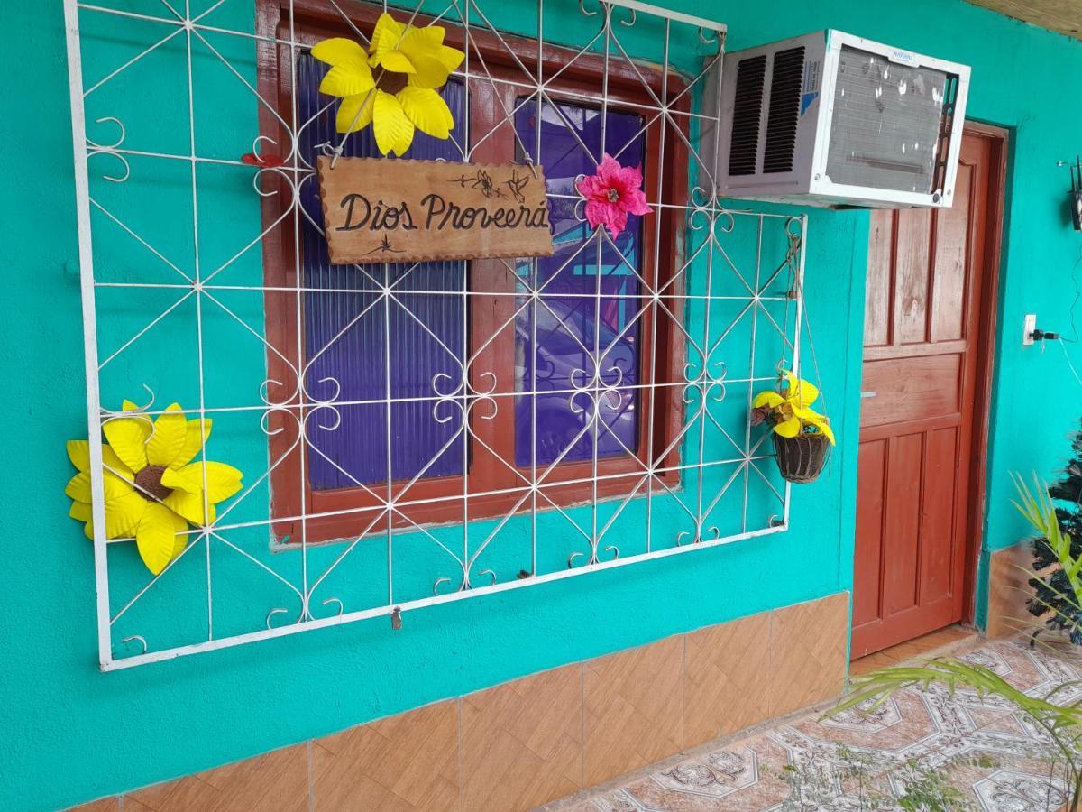 Hostal Sol Iguazu ปูแอร์โตอีกวาซู ภายนอก รูปภาพ